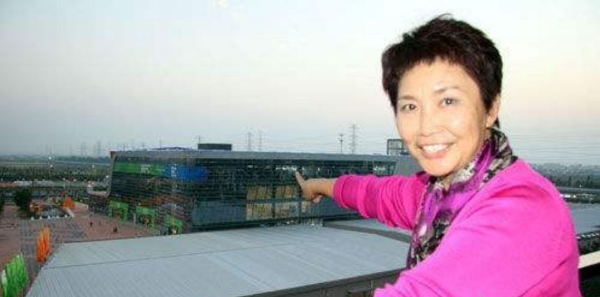 中国首位体育女主播宁辛:与丈夫分居21年,60岁无儿无女,她幸福吗