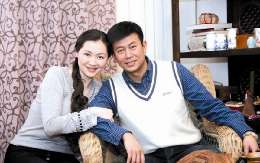 著名演员江柏萱：不顾家人反对娶单亲妈妈为妻恩爱25年，55岁翻红