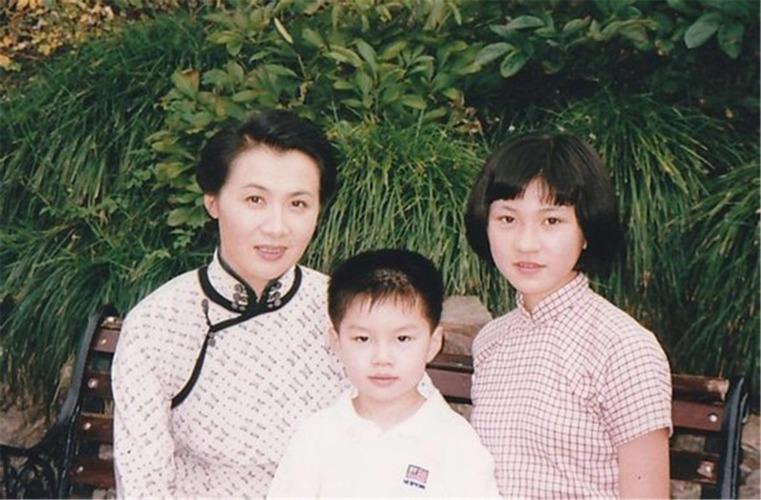 演员李媛媛：因癌症去世丈夫誓不再婚，20年后儿子的坚持让人泪目