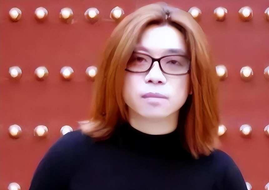 歌手郭峰的“销声匿迹”，是整个乐坛的损失和悲哀