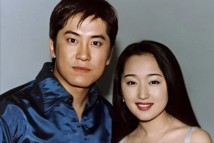 杨钰莹与初恋赖文峰分手26年后，他出狱低调幸福，她至今未婚未育
