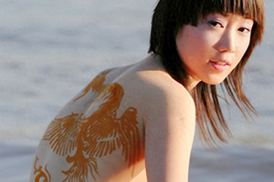 “最红裸模”张筱雨：22岁时拍写真爆火全网，如今30多岁依旧单身