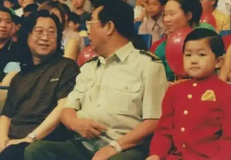 李双江与丁英离婚33年后，两儿子如今一个天上，一个地下