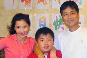 何赛飞和老公杨楠及父亲孩子的亲密合照